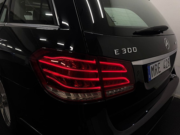 Mercedes-Benz E300 21 of 22