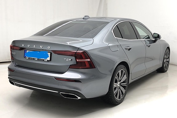 Volvo S60 4 of 5