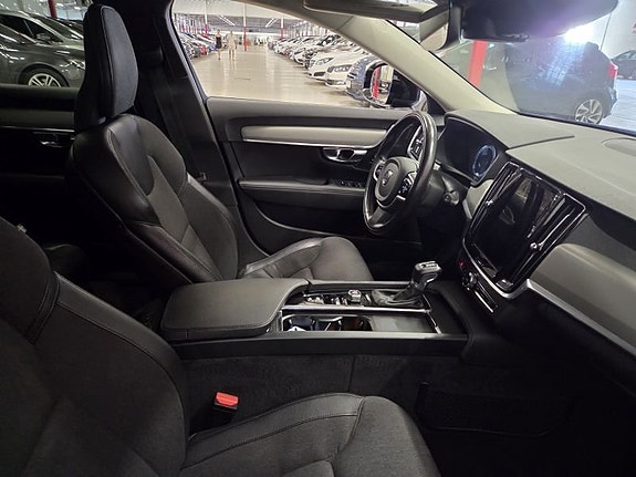 Volvo V90 Cross Country 4 of 5
