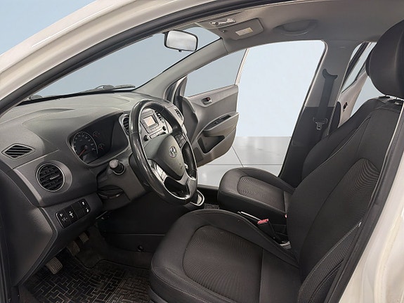Hyundai i10 7 of 19