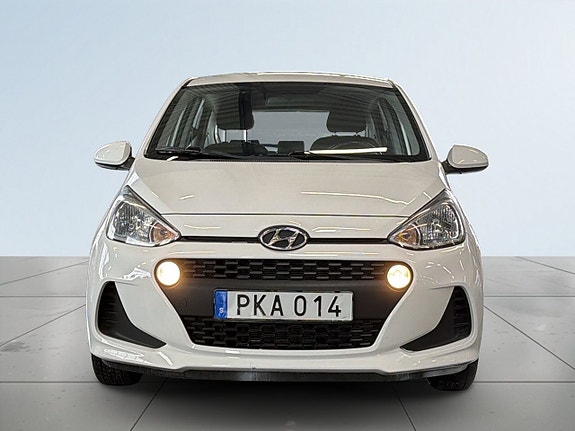 Hyundai i10 2 of 19