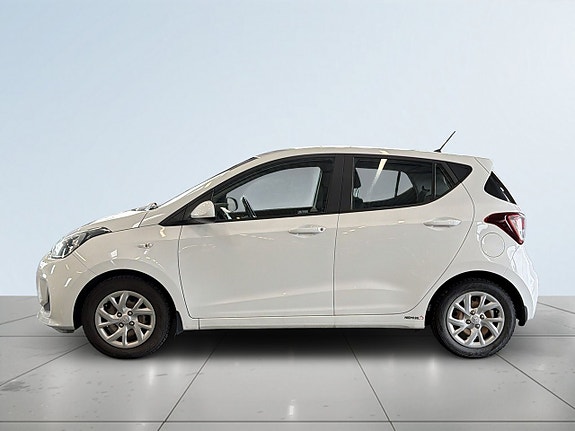 Hyundai i10 4 of 19