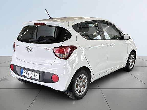 Hyundai i10 6 of 19