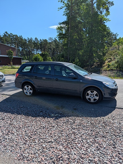 Opel Astra 2 of 5