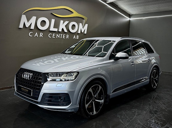 Audi Q7 4 of 5