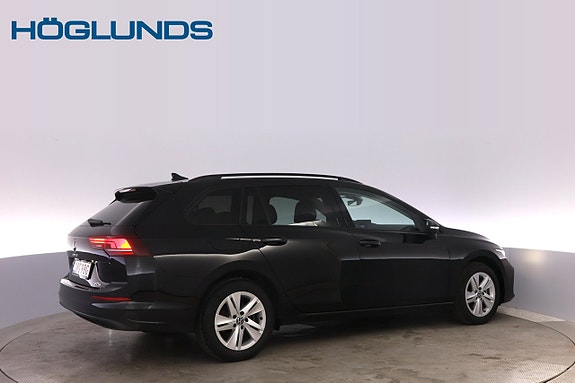 Volkswagen Golf VIII 3 of 23