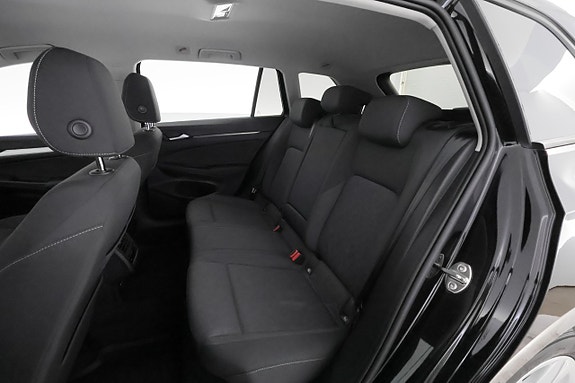 Volkswagen Golf VIII 11 of 23