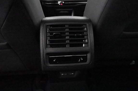 Volkswagen Golf VIII 13 of 23