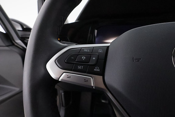 Volkswagen Golf VIII 15 of 23