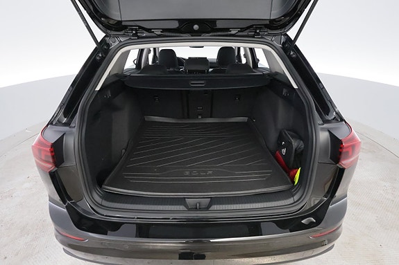 Volkswagen Golf VIII 9 of 23