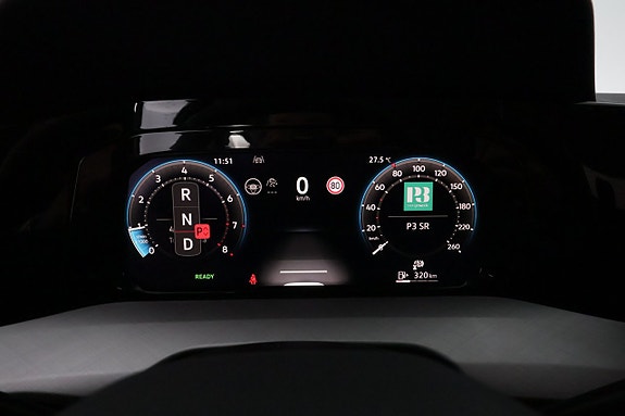 Volkswagen Golf VIII 18 of 23