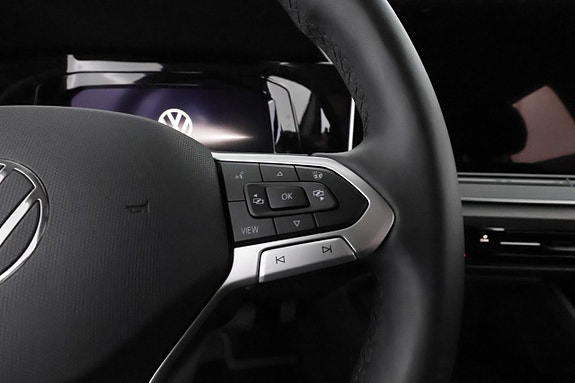 Volkswagen Golf VIII 16 of 23