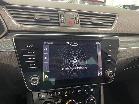 Skoda Superb 15 of 28
