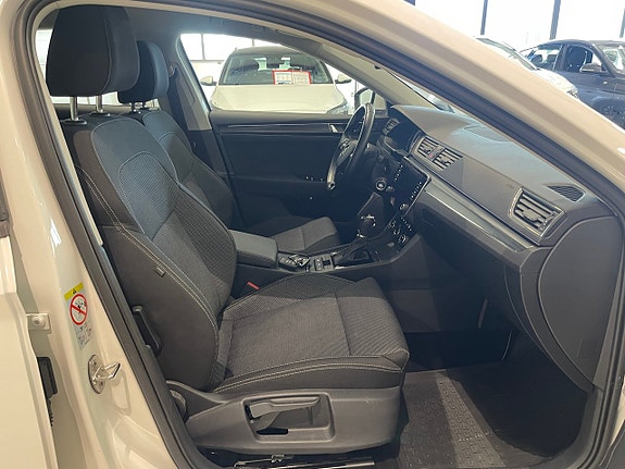 Skoda Superb 23 of 28