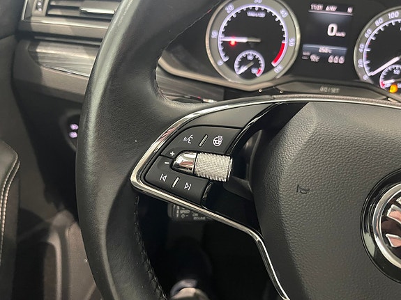 Skoda Superb 18 of 28