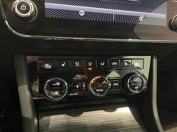 Skoda Superb 16 of 28