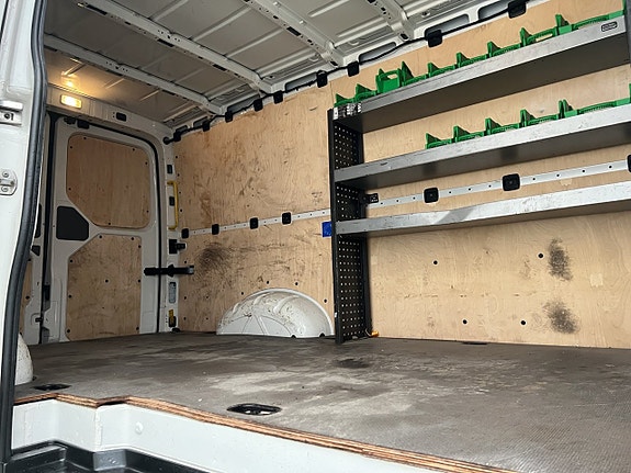 Volkswagen Crafter 14 of 30