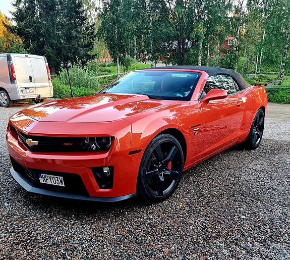 Chevrolet Camaro SS 3 of 4
