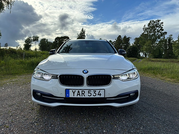 BMW 320d 3 of 5
