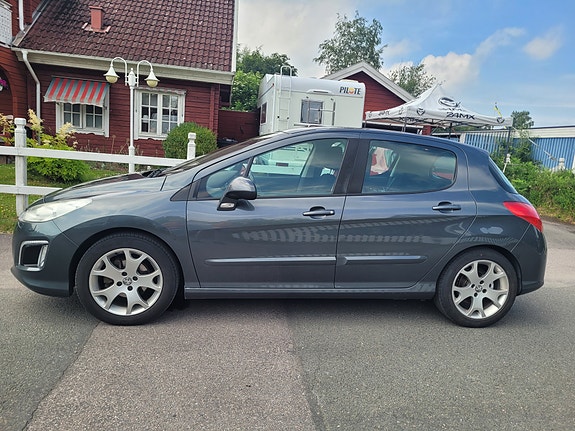 Peugeot 308 3 of 5