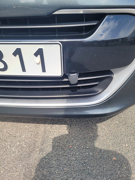 Peugeot 308 2 of 5