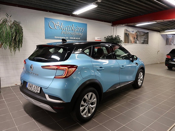Renault Captur 3 of 5