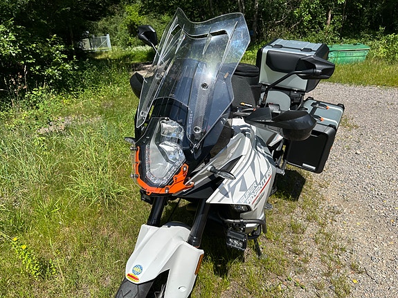 KTM 1290 Super Adventure 4 of 8