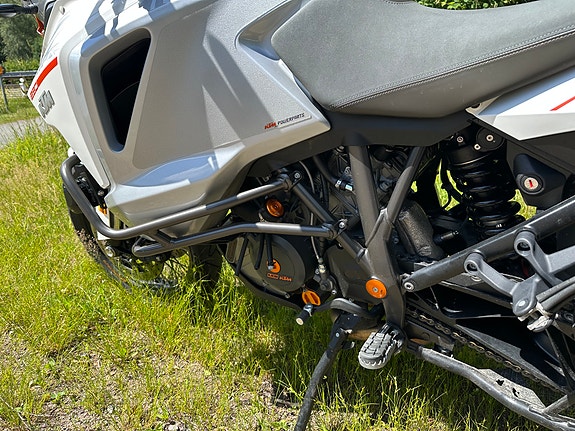 KTM 1290 Super Adventure 3 of 8