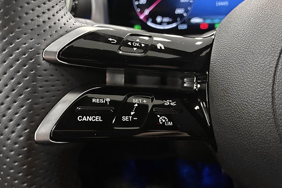Mercedes-Benz CLA250 e 15 of 27