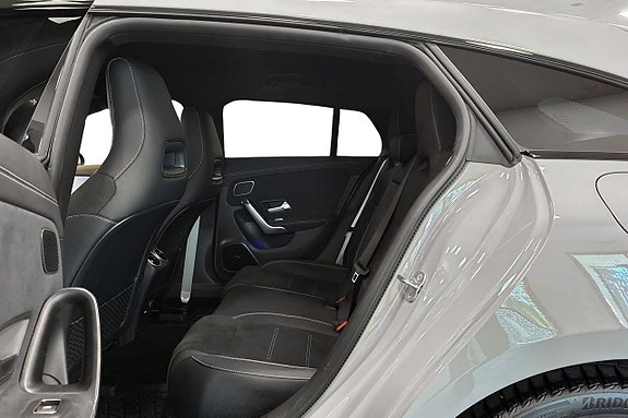 Mercedes-Benz CLA250 e 9 of 27