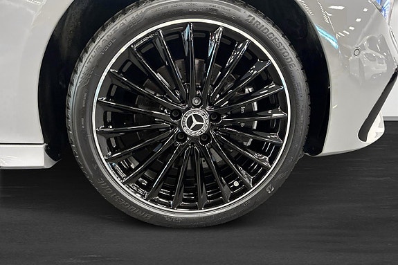 Mercedes-Benz CLA250 e 11 of 27