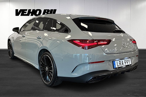Mercedes-Benz CLA250 e 4 of 5
