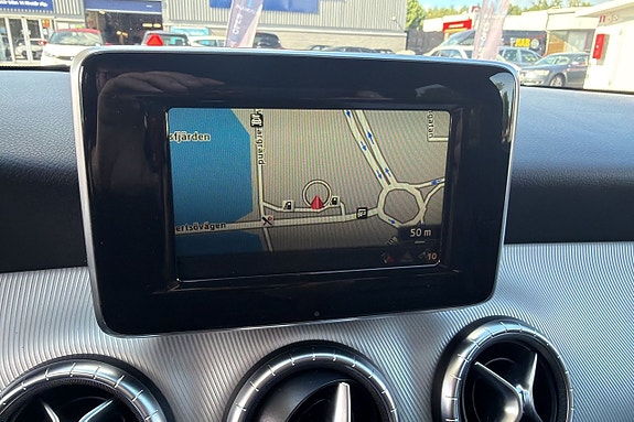 Mercedes-Benz CLA220 11 of 15