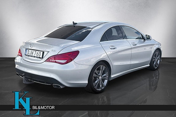 Mercedes-Benz CLA220 3 of 5