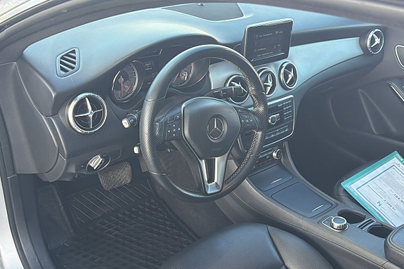 Mercedes-Benz CLA220 6 of 15