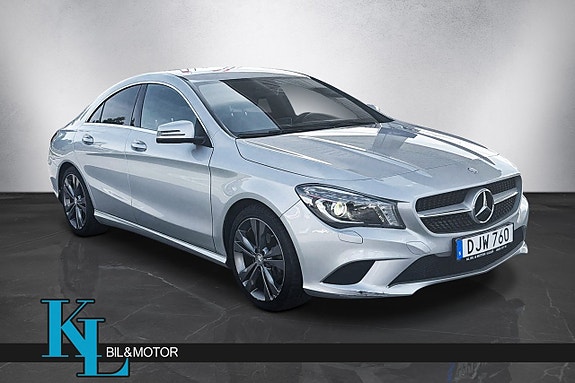 Mercedes-Benz CLA220 2 of 5