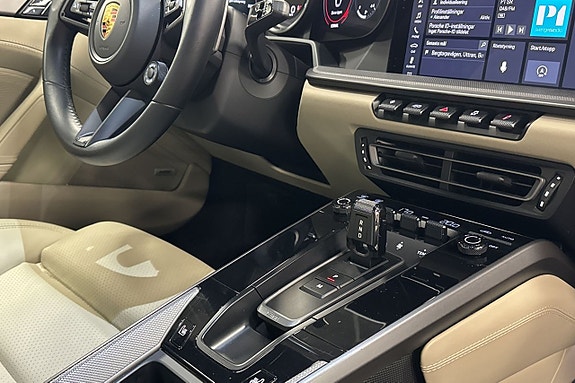 Porsche 911 11 of 25