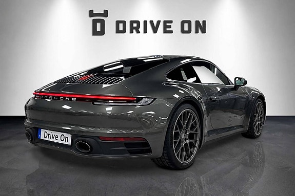 Porsche 911 4 of 5