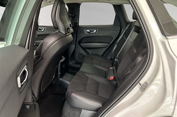 Volvo XC60 9 of 16