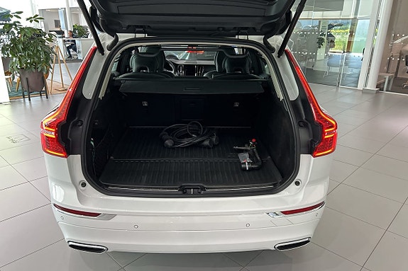 Volvo XC60 13 of 16