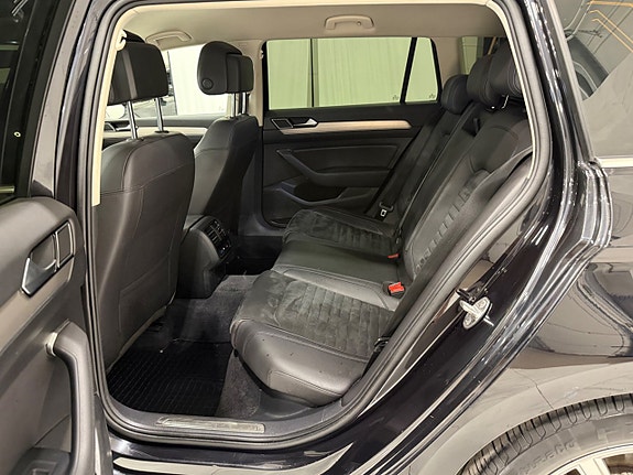 Volkswagen Passat 12 of 18