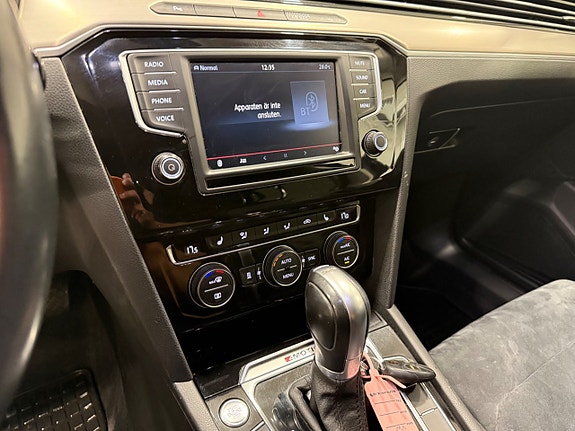 Volkswagen Passat 10 of 18