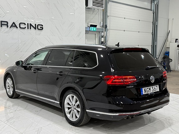 Volkswagen Passat 16 of 18