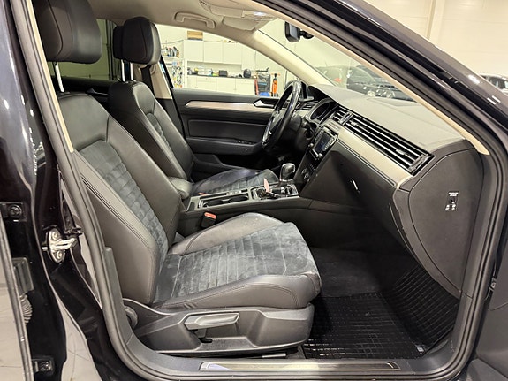 Volkswagen Passat 13 of 18