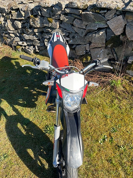 Aprilia SX 50 3 of 7