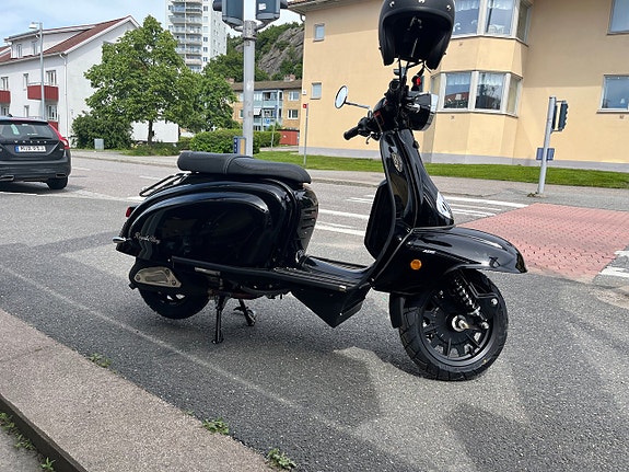Royal Alloy TG Ny, finns i hallen