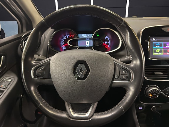 Renault Clio 24 of 30