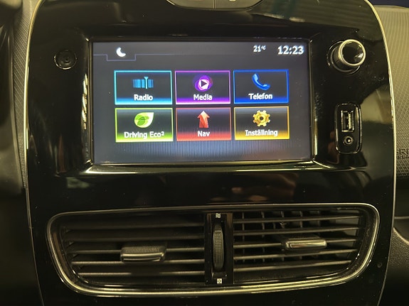 Renault Clio 30 of 30