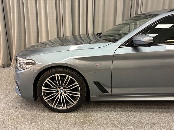 BMW 520d 4 of 5