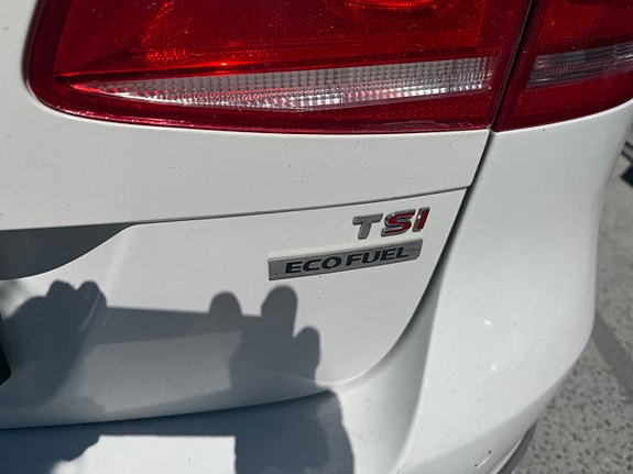 Volkswagen Passat 18 of 20